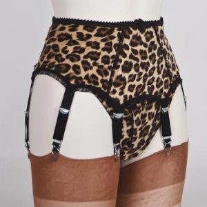 6 strap leopard print suspender belt
