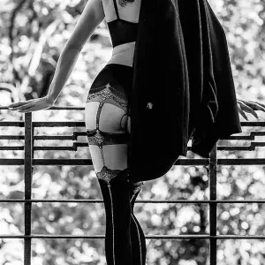 crotchless tights with seam and patterned panty