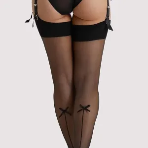 black-seamed-stockings-with-point-heel