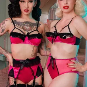 bright-pink-bra-and-panties-set